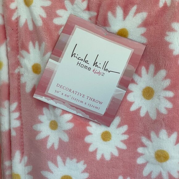 PRICED TO SELL - See Description for details - Nicole Miller Daisy Throw 50X60 - Picture 3 of 4